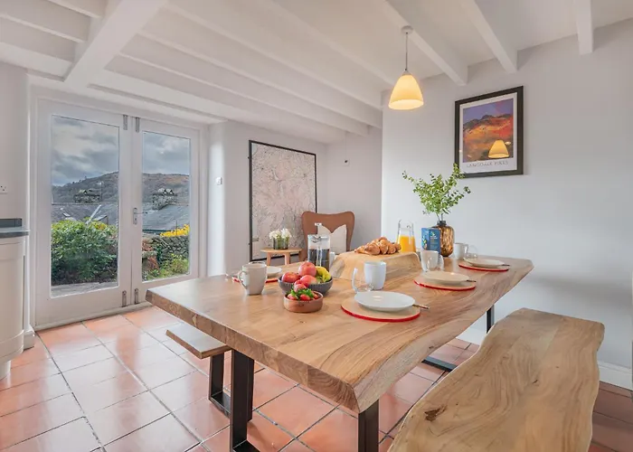 Dwarf Hall - * Ambleside